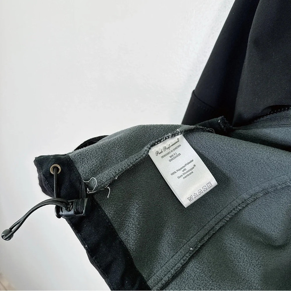 Peak Performance Womens Soft Shell Black Jacket - Picture 16 of 16